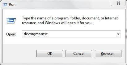 Skriv inn devmgmt.msc i den viste boksen