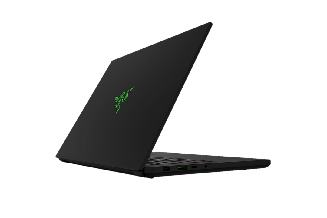 Razer Blade 14 (2023) juodos spalvos varianto vaizdas iš šono