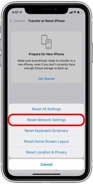 iPhone op iPhone-instellingenscherm overzetten of resetten met Reset netwerkinstellingen gemarkeerd