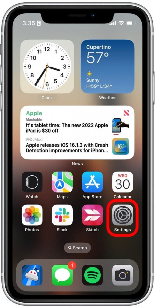 Open de app Instellingen terwijl uw AirPods zijn verbonden met uw iPhone.