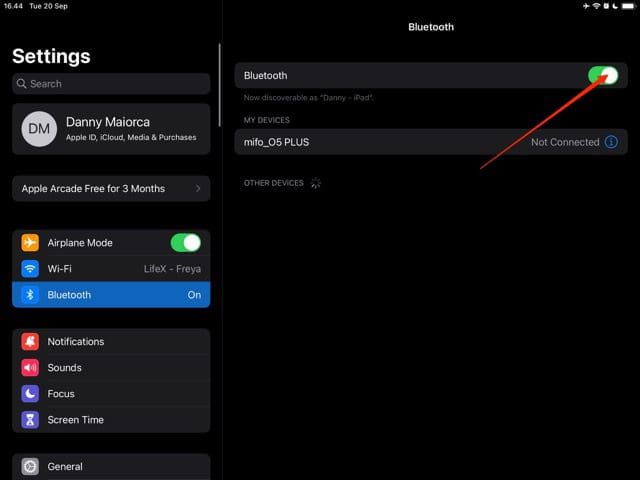 Skärmdump som visar hur du stänger av Bluetooth på iPad
