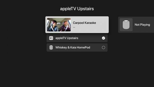 השתמש בשלט של Apple TV Siri כדי לבחור HomePod כרמקול עבור Apple TV