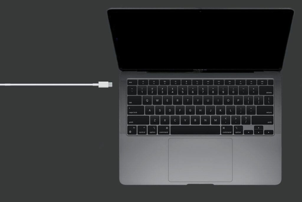 MacBook Pro 13 (2022)-modellen har en USB Type-C-strømport