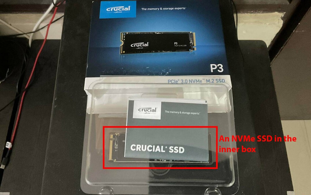 Priprava SSD čipa pred namestitvijo NVMe SSD unboxing
