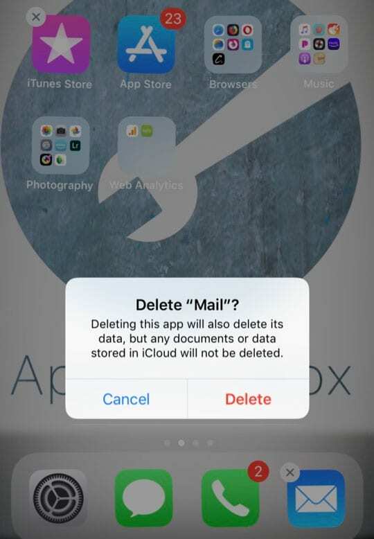 ištrinkite „iOS Mail App“ iš „iPhone“.