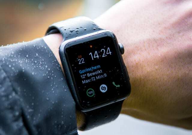 Apple Watch i regnen