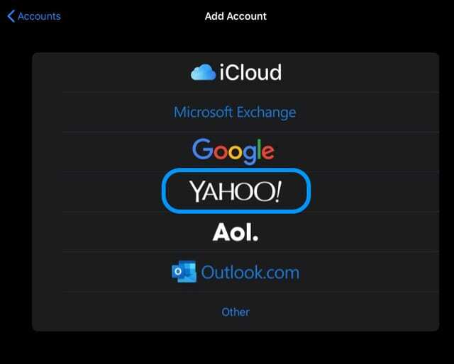 خيار yahoo لإضافة حساب في كلمات المرور والحسابات iPad مع الوضع المظلم iOS 13