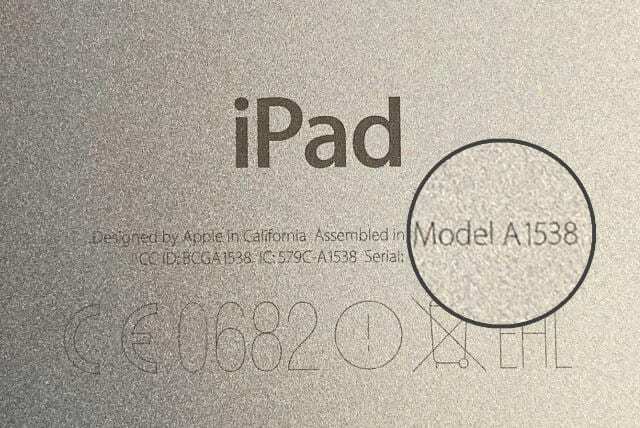 Nomor model di bagian belakang iPad