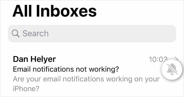 Ztlumená vlákna e-mailu zobrazující ikonu zvonku
