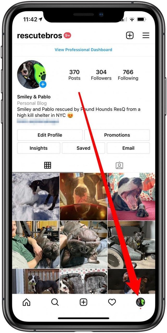 Откройте приложение Instagram и коснитесь круга с изображением вашего профиля.