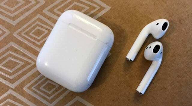 Apple AirPods: משכלל את AirPod הקשה כפולה