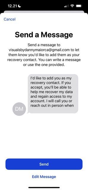 captura de pantalla que muestra cómo enviar un mensaje al contacto de recuperación en el iPhone