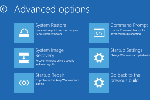 Options avancées. Ensuite, sélectionnez Invite de commandes