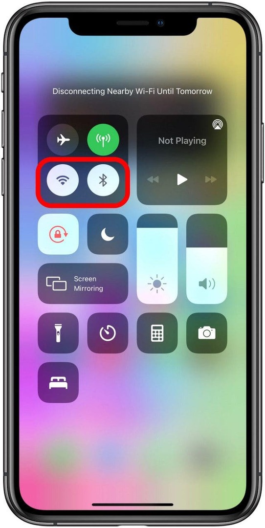 Stuknij przyciski Wi-Fi i Bluetooth, aby je wyłączyć; zmienią kolor na biały.