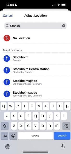tangkapan layar menunjukkan cara mengubah lokasi untuk banyak gambar di iphone