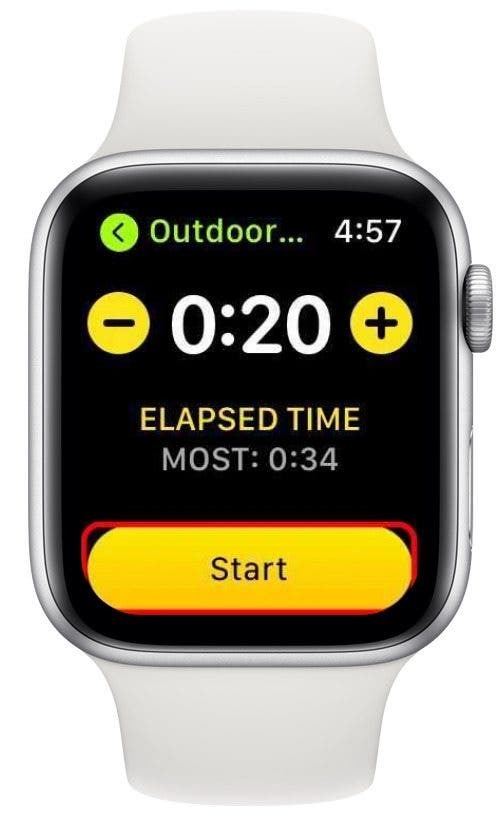 klepnutím na Start zahájíte kalibrační cvičení Apple Watch