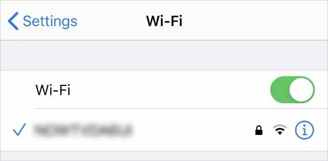 Wi-Fi-indstillinger på iPhone tilsluttet netværk