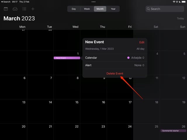 ภาพหน้าจอแสดงวิธีลบกิจกรรมใน Apple Calendar บน iPad