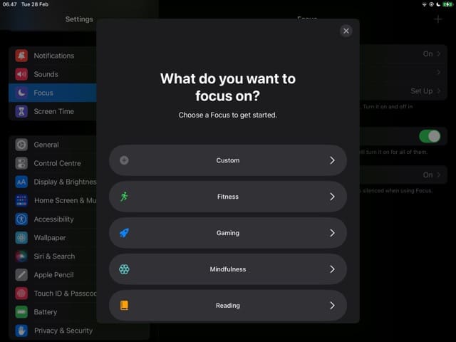 Ekraanipilt, mis näitab, kuidas iPadOS-is kohandatud teravustamisrežiimi valida