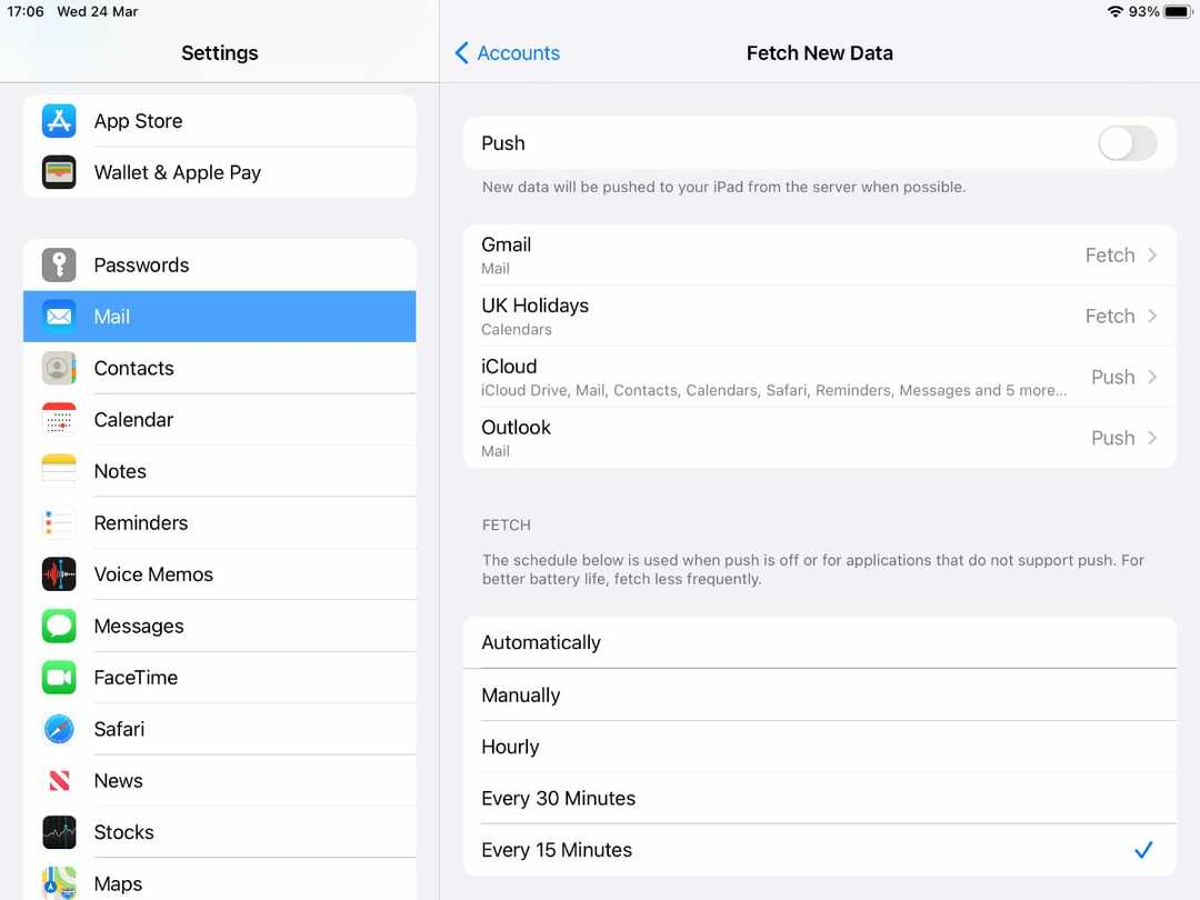 आईपैड पर ईमेल फ़ेच सेटिंग्स।