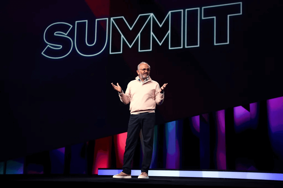 Adobe peruuttaa huippukokouksensa terrorin verhon vuoksi