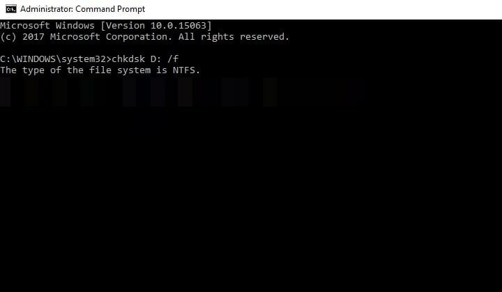 въведете тази команда chkdsk D: f 