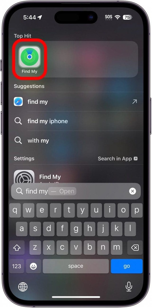 بحث تسليط الضوء على iPhone مع العثور على تطبيقي محاط بدائرة باللون الأحمر