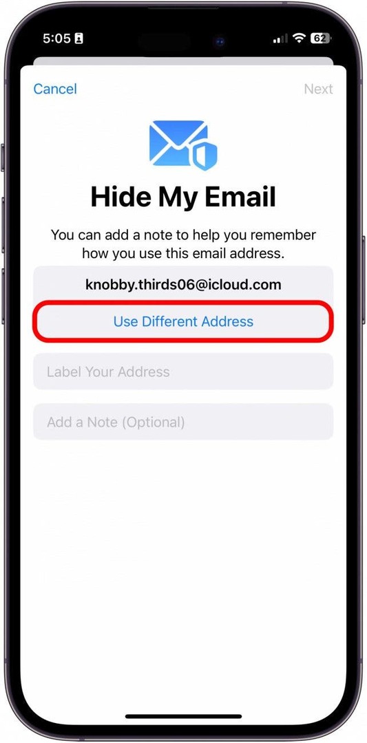 Er verschijnt een willekeurige, automatisch gegenereerde e-mail en u kunt op Ander adres gebruiken tikken om een ​​nieuw adres te genereren of op Doorgaan tikken.