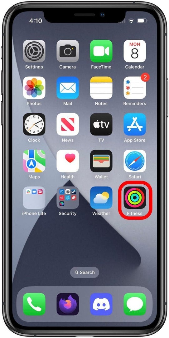 Kezdőképernyő az Apple Fitness alkalmazás megjelölésével.