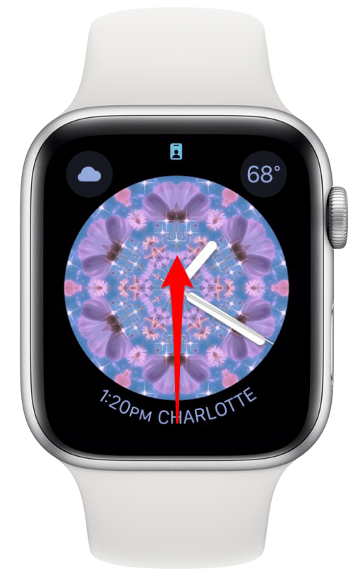 potiahnutím nahor na Apple Watch získate prístup k ovládaciemu centru