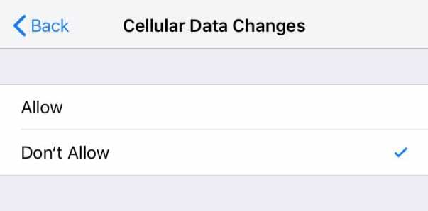 iPhone iOS에서 허용하지 않도록 다른 사람이 셀룰러 데이터 설정을 변경하지 못하도록 제한