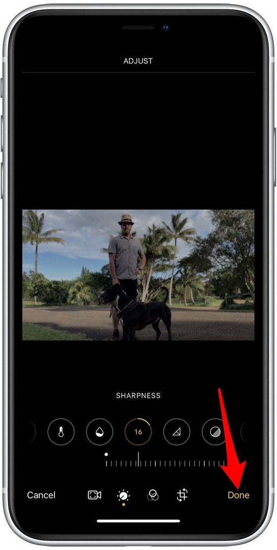 अपना वीडियो सेव करने के लिए Done पर टैप करें।