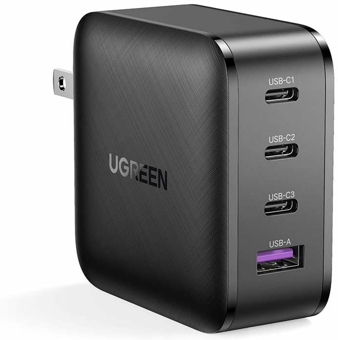 O carregador UGREEN 65W é uma alternativa sólida ao carregador Baseus 65W que mencionamos anteriormente. Esta unidade específica, como você pode ver, vem com quatro portas USB, com as quais você pode carregar vários dispositivos ao mesmo tempo. Uma das portas USB-C pode fornecer até 65 W de energia para o seu laptop Galaxy Book 2 Business. Você pode usar o restante das portas para carregar, digamos, seu smartphone ou algum outro dispositivo. No entanto, você pode não obter as velocidades mais rápidas. Uma das melhores coisas sobre este carregador é que 