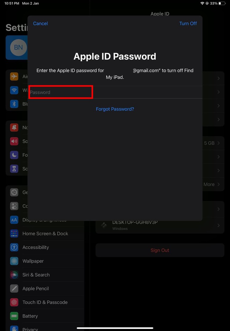 إدخال رمز مرور معرف Apple