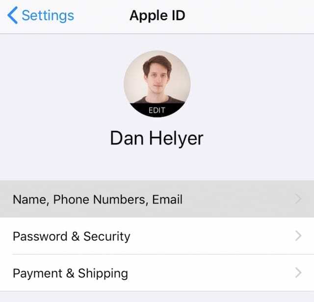 Vārds, tālruņa numurs, e-pasts Apple ID iestatījumos