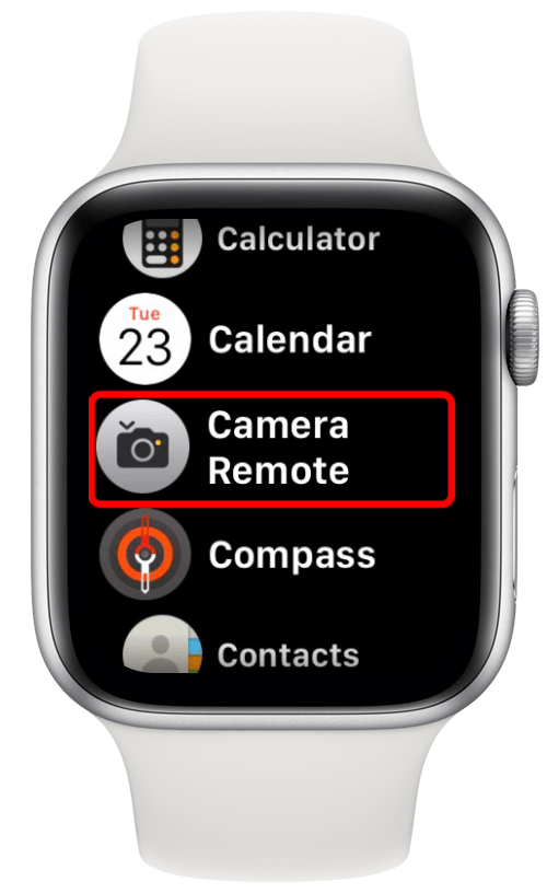Odprite aplikacijo Camera Remote na Apple Watch. Kamera vašega iPhona se bo samodejno odprla in lahko si boste predogledali, kaj vaša kamera vidi iz ure Apple Watch.