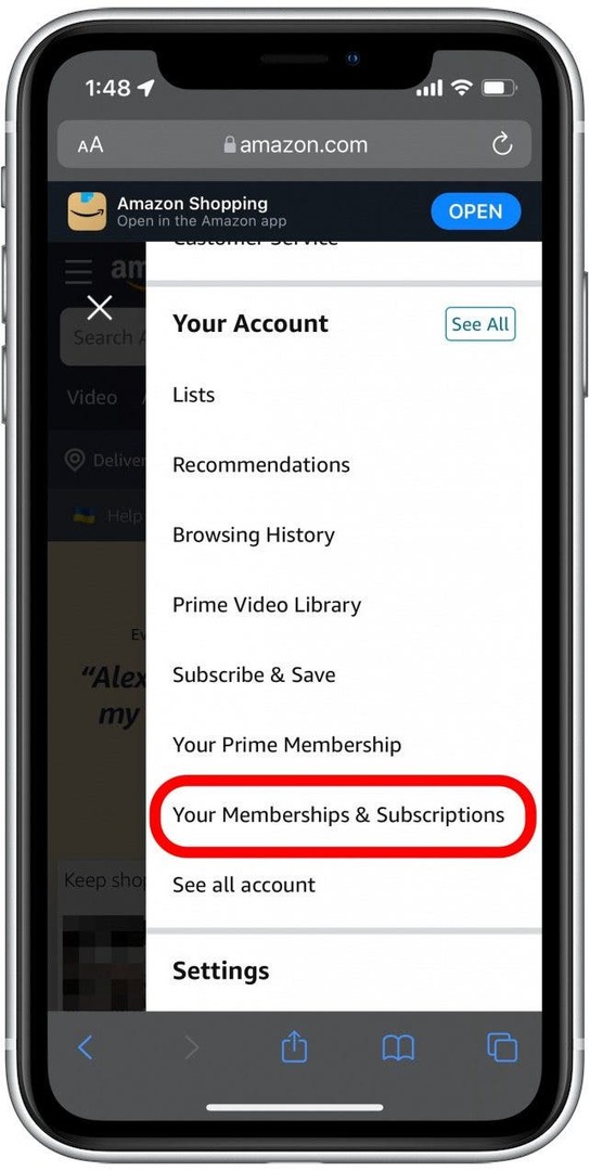 नीचे स्क्रॉल करें और Your Memberships & Subscriptions पर टैप करें।